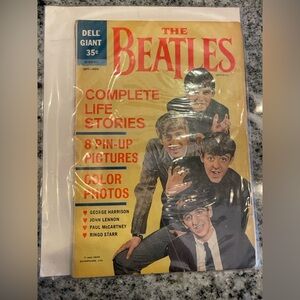 Vintage The Beatles Magazine(1964) Sealed Dell
Giant 8 Pinups & Life Stories